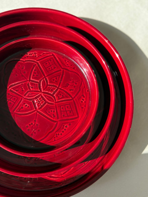 Set 3 Assiettes Artisanales Rouge – Bord Relevé