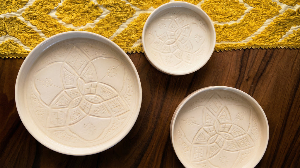 Set 3 Assiettes Artisanales Beige – Bord Relevé